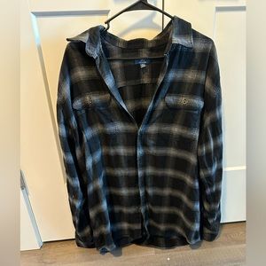 black and gray button down plaid flannel XL